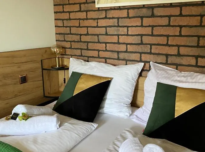 Gold Mountain Apartment